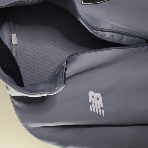 New Balance quarter zip fleece pull over - Picture 3 of 4